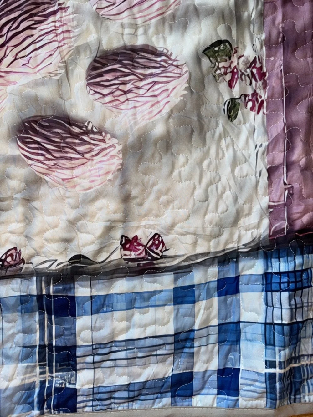 Patchwork Paw Print Quilt/Bedspread 2 Pillow Cases Pet Lover’s Gift